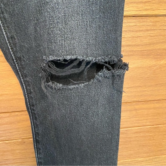 Levi's 501 button fly black busted knee jeans - Picture 3 of 7